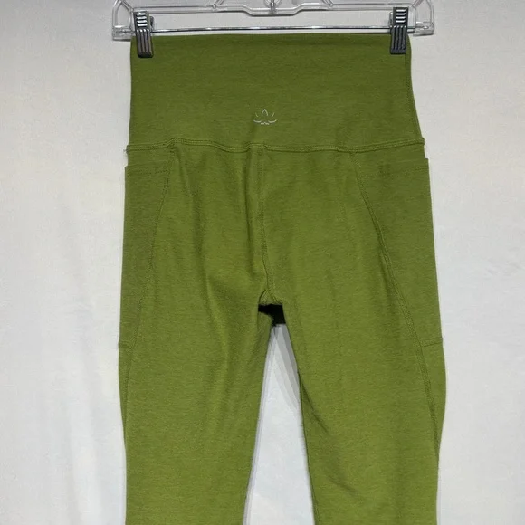 Beyond Yoga Spacedye Out Of Pocket High Waisted Capri Legging Fern Green Heather - Picture 7 of 10